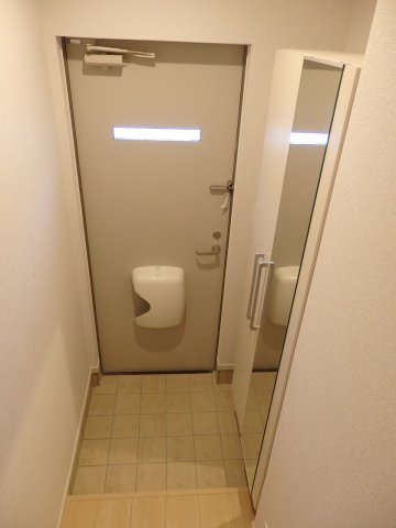 玄関　落ち着いた玄関です