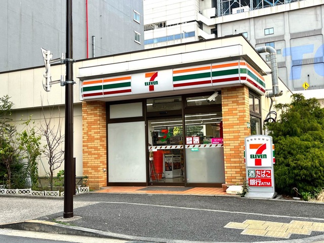 コンビニ　セブンイレブン港区海岸3丁目店（コンビニ）まで155m