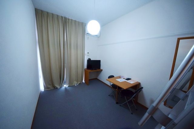 居室・リビング　★家具家電付きですよ★