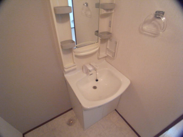 洗面設備　写真は同マンションの別のお部屋のものです