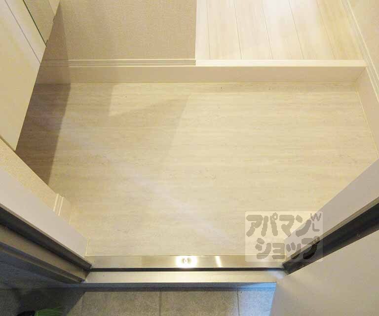 玄関　シューズボックス付きの玄関・
