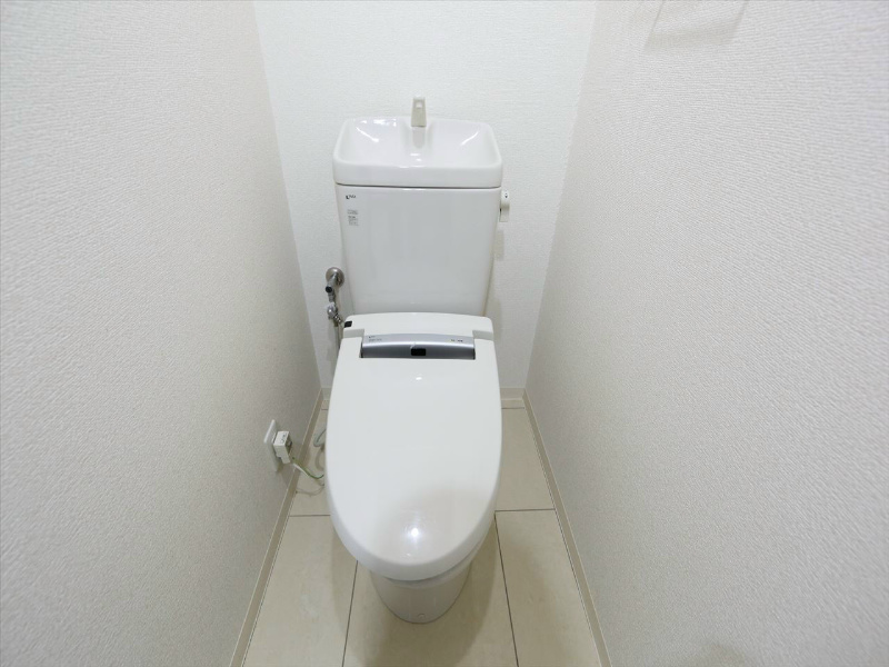 トイレ　温水洗浄便座付トイレ