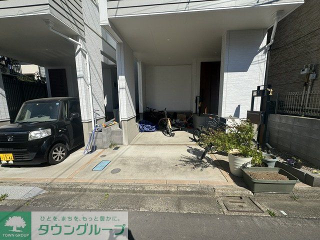 駐車場　駐車場