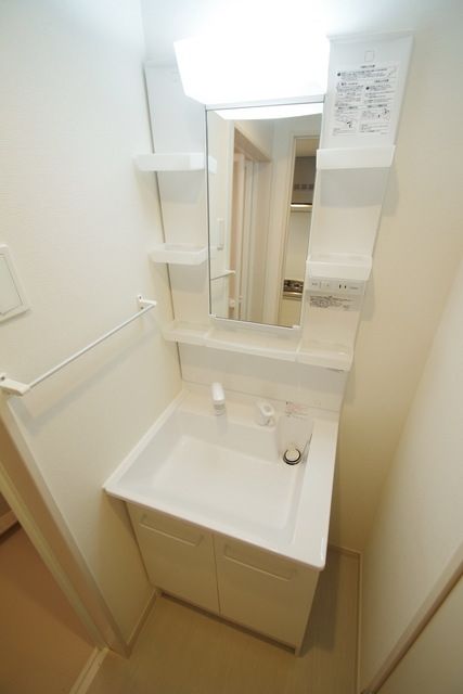 洗面設備　★忙しい朝に便利な独立船目台