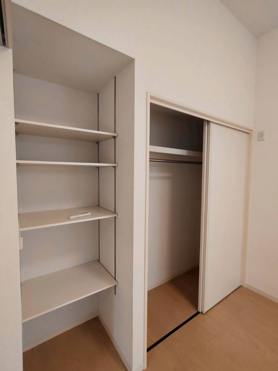 収納　棚の高さ調整できます☆