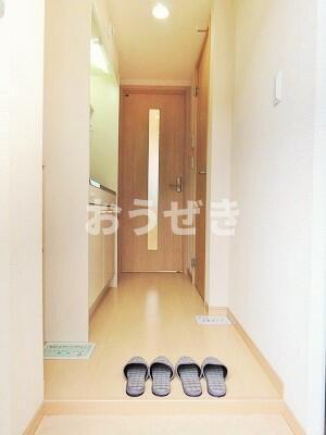 玄関　玄関から?