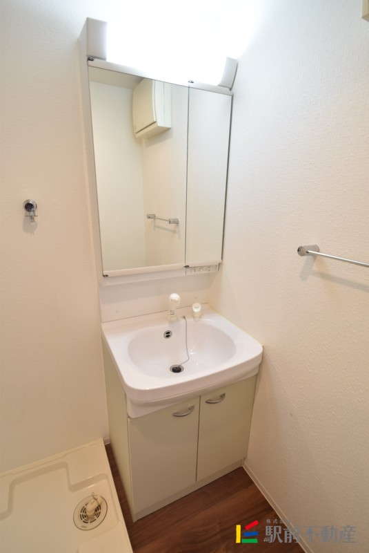 洗面設備　※別部屋の写真です。