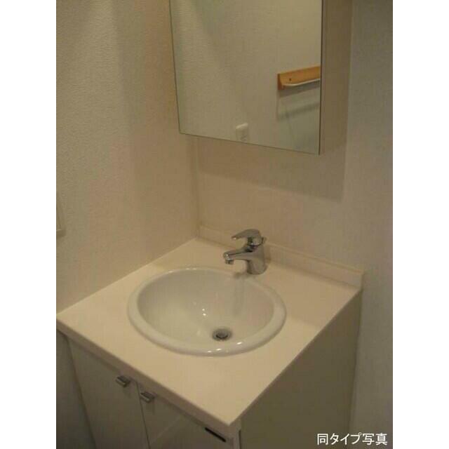 洗面設備　※同仕様写真含む