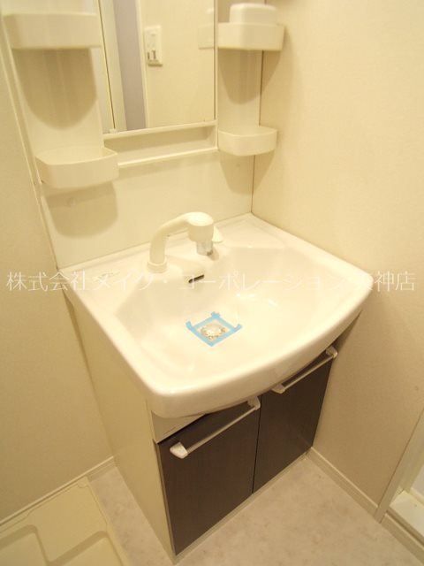 洗面設備　※入居中の為別部屋写真使用現状優先