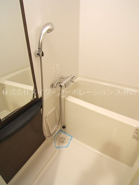 バス・シャワールーム　※入居中の為別部屋写真使用現状優先