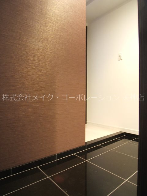 玄関　※入居中の為別部屋写真使用現状優先