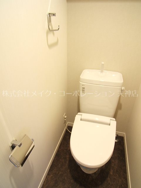 トイレ　※入居中の為別部屋写真使用現状優先