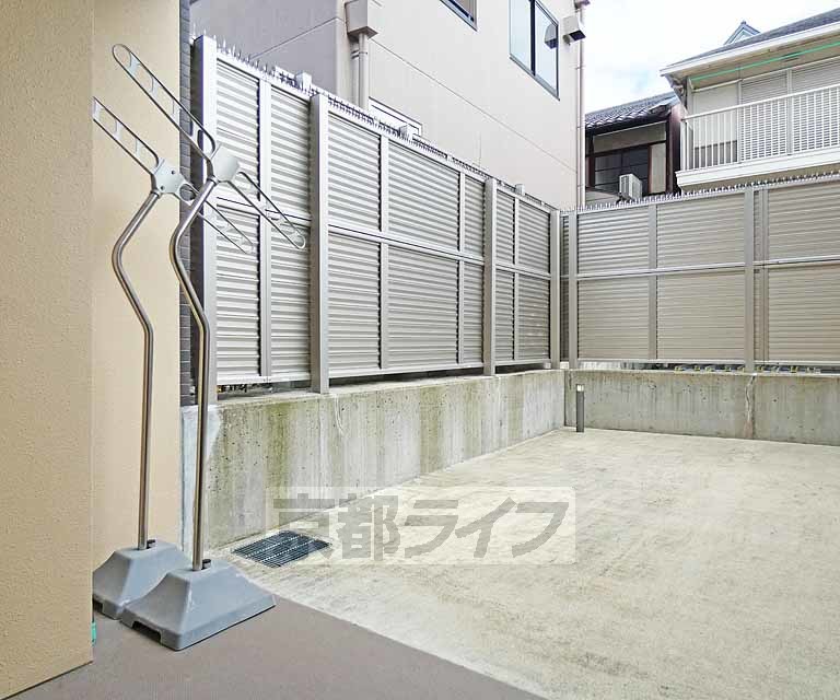 バルコニー　・お部屋によっては家具家電がついております。