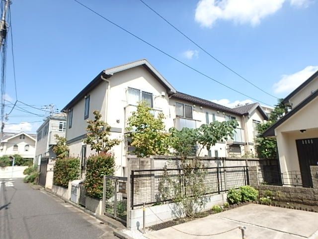 建物外観　★アパートですがオートロックあります★