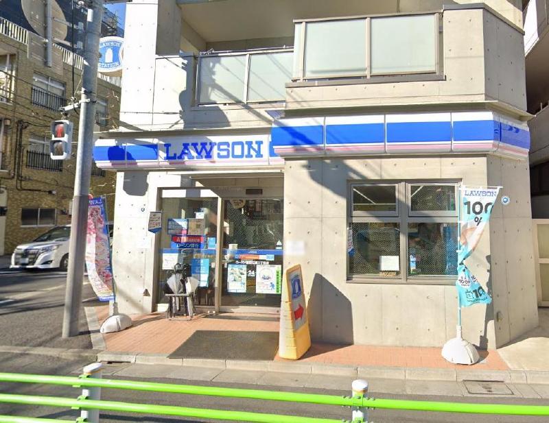 コンビニ　コンビニ（コンビニ）まで47m
