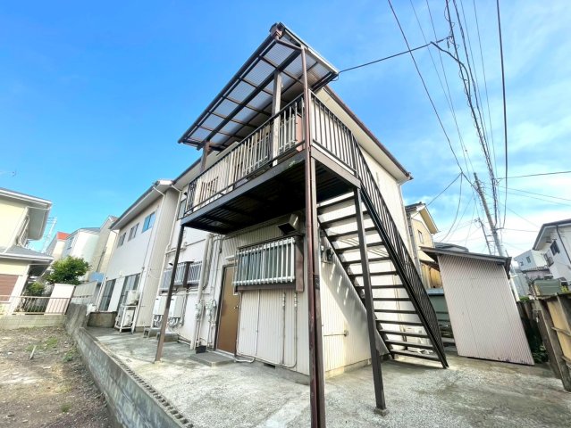 建物外観　京急大津駅徒歩６分の平坦な立地にございます。上下１世帯ずつの