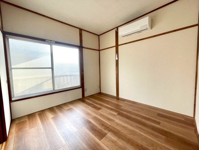 居室・リビング　広々している居間になります