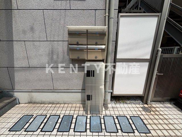 エントランス　落ち着いたエントランスです