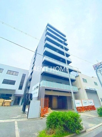 建物外観　9階建てＲＣ造の建物です。