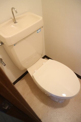 トイレ　ゆったりとした空間のトイレです