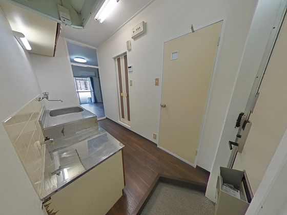 玄関　※別部屋の写真です