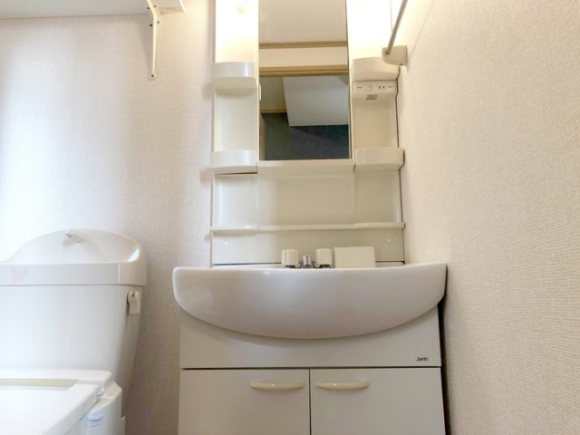 洗面設備　使いやすい独立洗面台です
