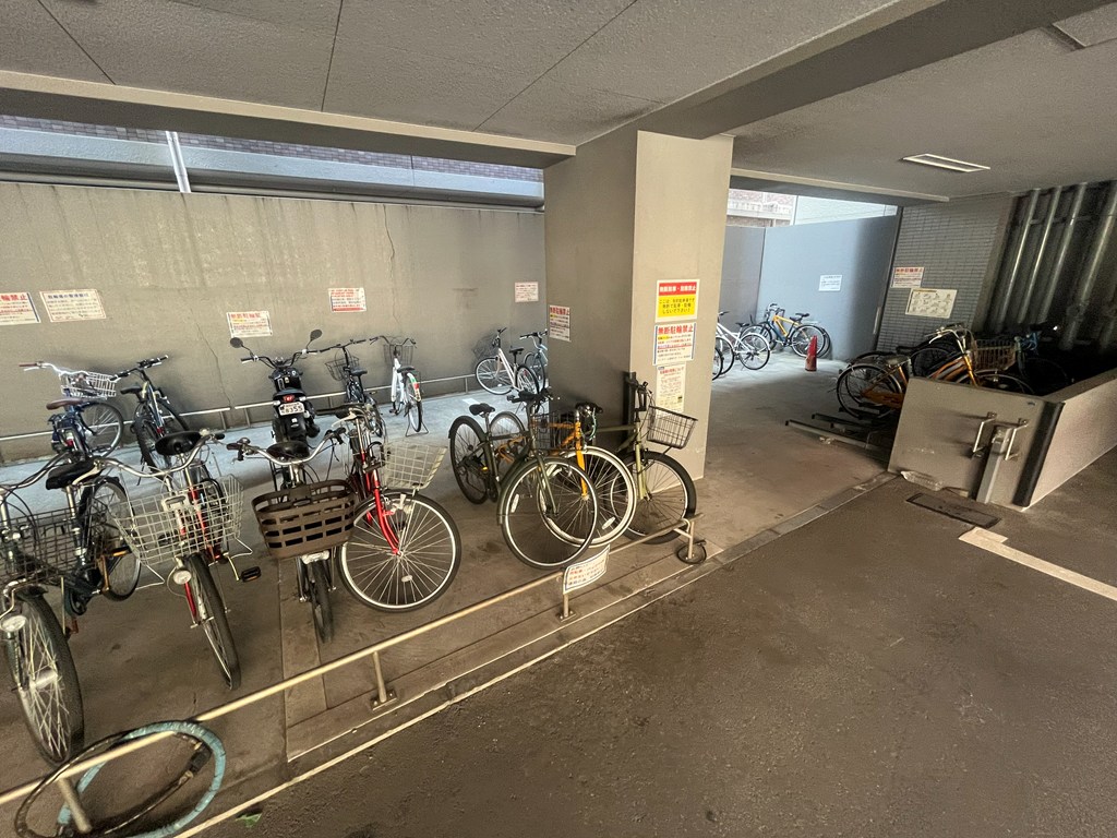 その他共有部分　屋根付きの駐輪場♪