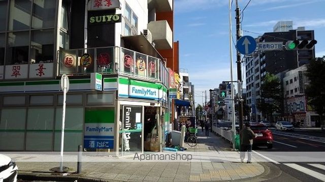 コンビニ　ファミリーマート（コンビニ）まで34m