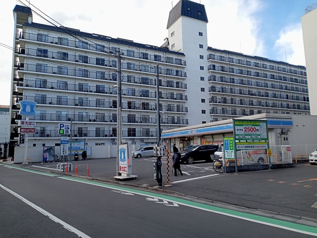 コンビニ　ローソン渋谷幡ヶ谷一丁目店（コンビニ）まで225m