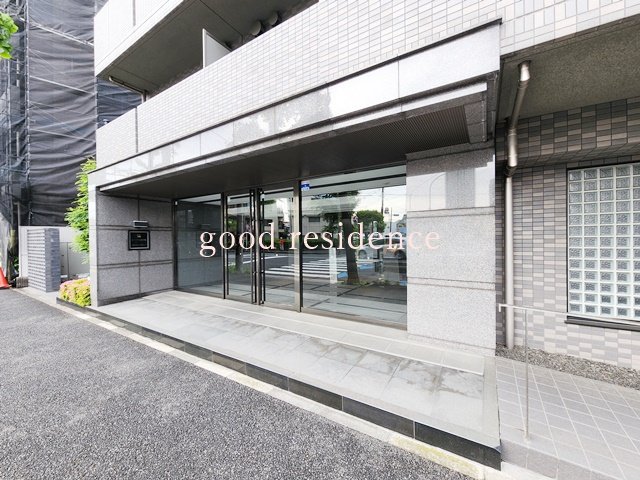 エントランス　【女性のお一人暮らしでも安心のセキュリティ♪】住環境良好！