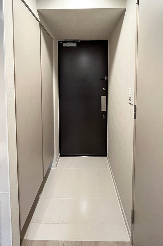 玄関　※別部屋の参考写真です。