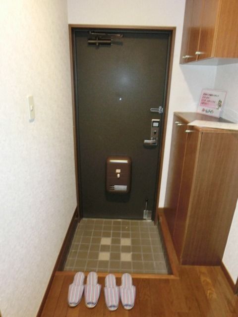 玄関　広々玄関スペース。