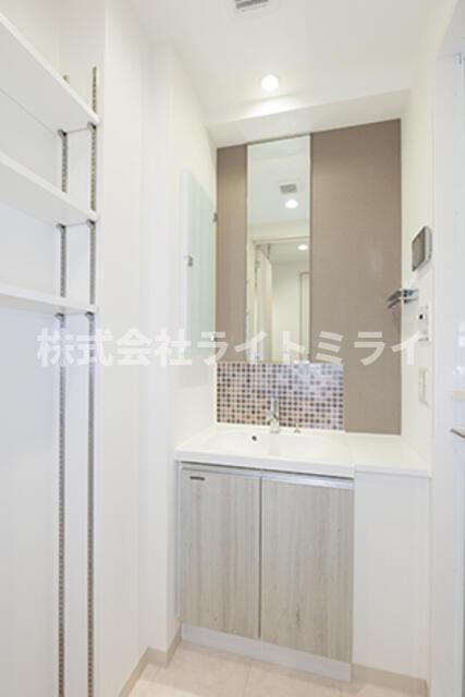 洗面設備　※写真は同タイプ住戸です。?