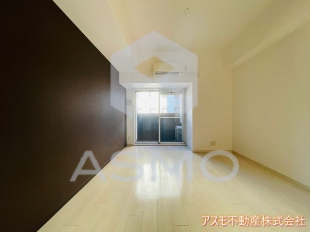 居室・リビング　同マンション別部屋参考写真