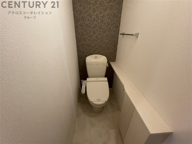 トイレ　温水洗浄便座付きのトイレです♪