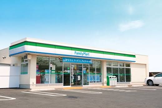 コンビニ　ファミリーマート 西大宮駅南口店（コンビニ）まで483m