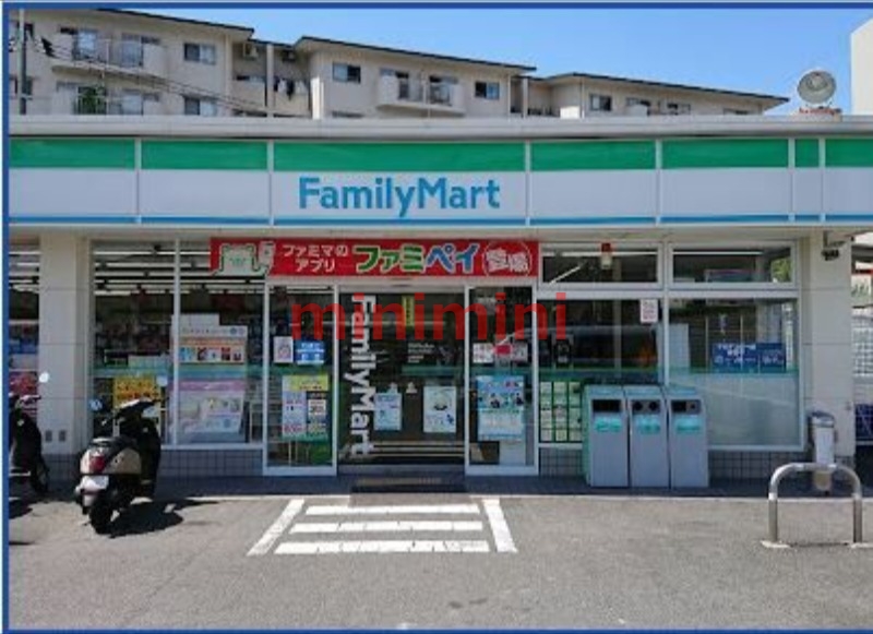 コンビニ　ファミリーマート吹田山田西店（コンビニ）まで903m
