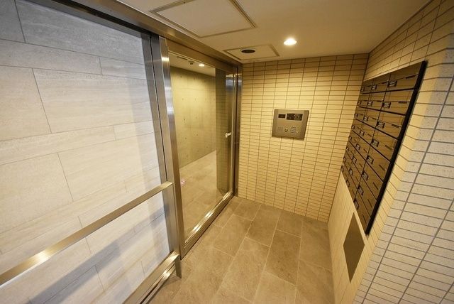 エントランス　部屋探しは株式会社　タウンハウジング　までお気軽にお問合せ…