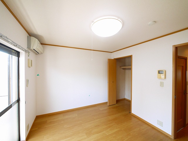 その他部屋・スペース　明るい日差しが入るお部屋です。