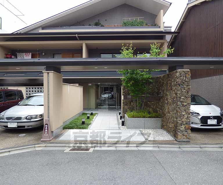 その他共有部分　建物入口です。