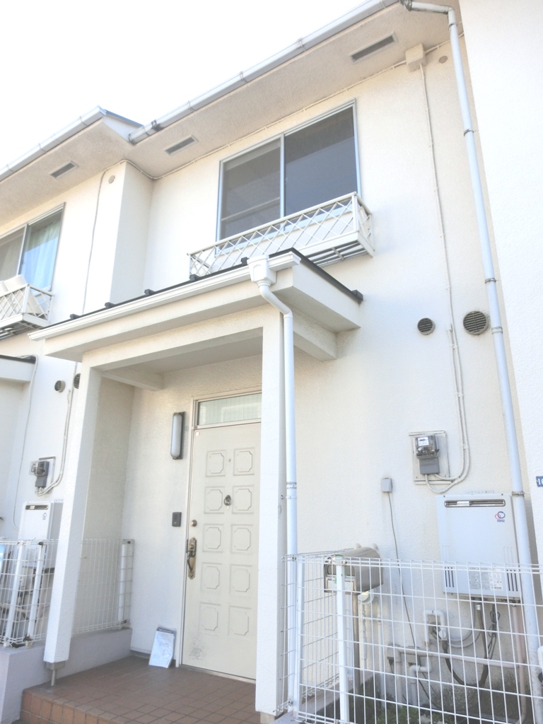 建物外観　人気の戸建て感覚・テラスハウス☆通勤