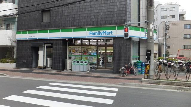 コンビニ　ファミリーマート台東三筋一丁目店（コンビニ）まで107m