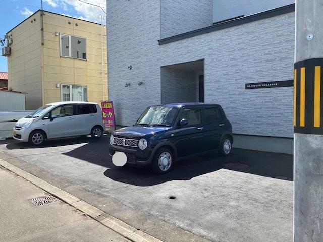 駐車場　駐車場