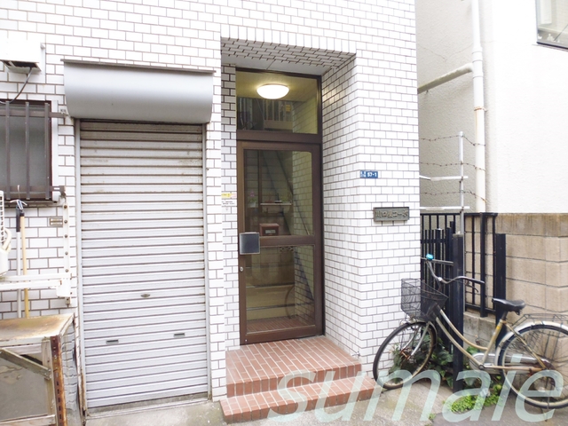 エントランス　入り口はこの様になっております★