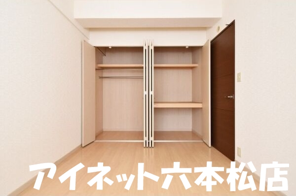 収納　たっぷり収納できるクローゼットです