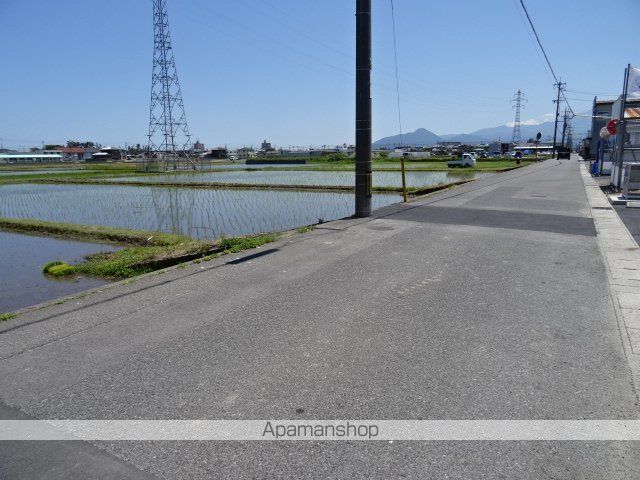 その他　前面道路（その他）まで0m