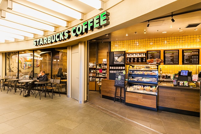 飲食店　スターバックスコーヒー六本木ヒルズメトロハット／ハリウッドプ（飲食店）まで330m