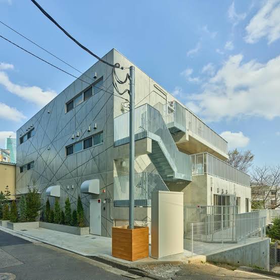 幼稚園・保育園　リトルパルズ保育園六本木（幼稚園・保育園）まで587m