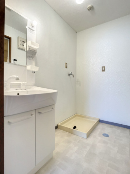 洗面設備　※別部屋の写真です