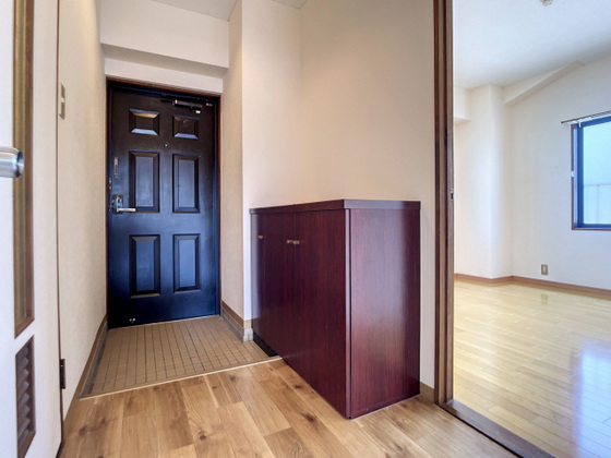玄関　※別部屋の写真です